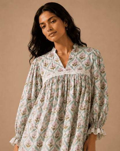 Balloon-sleeved A-line dress