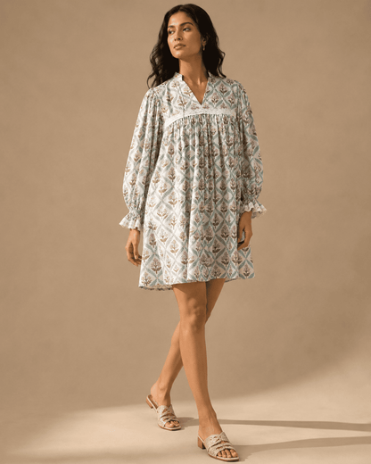 Balloon-sleeved A-line dress