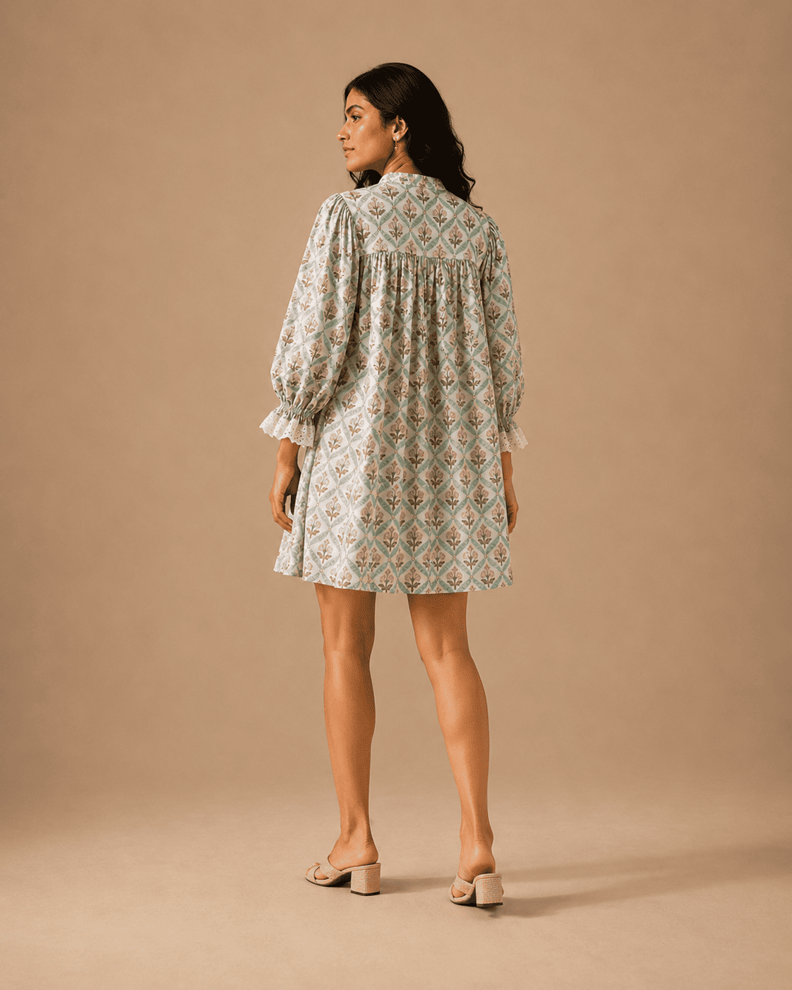 Balloon-sleeved A-line dress
