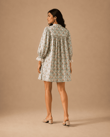Balloon-sleeved A-line dress